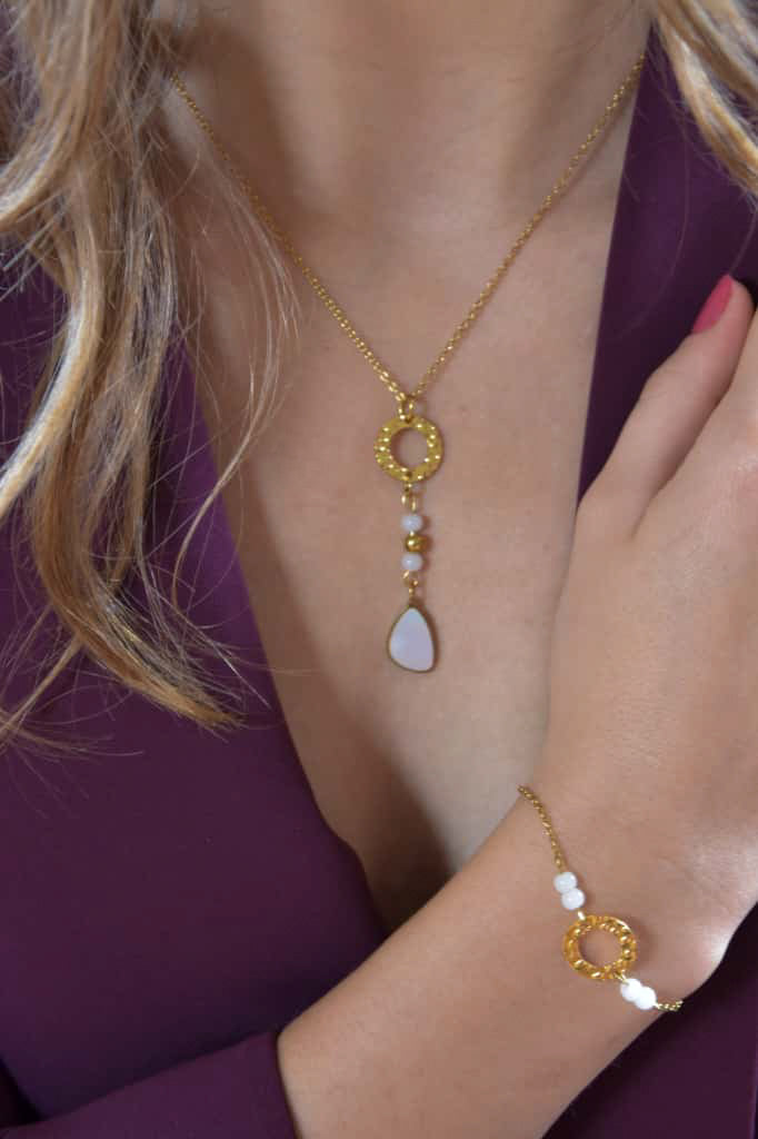 Collier Jess A